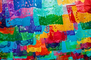 Bandierine colorate di carte tipiche messicane