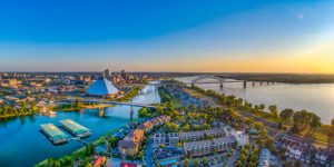 Aerea dello skyline del drone del centro di Memphis Tennessee TN