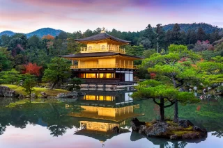 Il Padiglione d'Oro. Tempio Kinkakuji a Kyoto, Giappone.