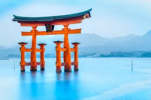 Miyajima, Il famoso cancello galleggiante Torii, Giappone.