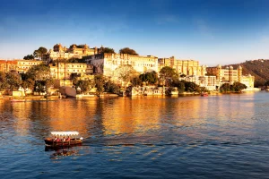 Lago Pichola e Palazzo della Città, Udaipur, Rajasthan