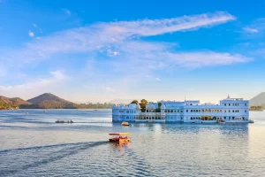 Taj Lake Palace sul lago Pichola