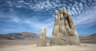 Scultura a mano, il simbolo del deserto di Atacama in Cile