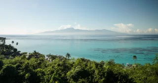 moorea beach side view