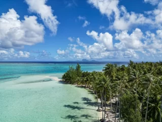 Veduta della laguna blu di Tahaa, Polinesia francese