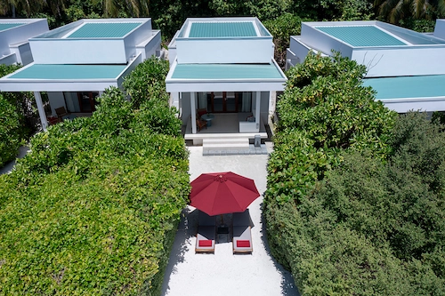 BeachSuiteGardenPool_BeachExterior