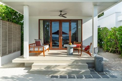 BeachSuiteGardenPool_Deck_Exterior-scaled