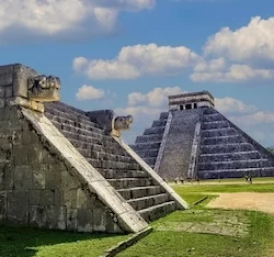 gradnd plaza at Chichen Itza