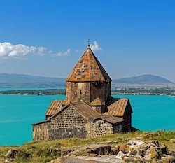 Vista spettacolare del Lago Sevan Armenia