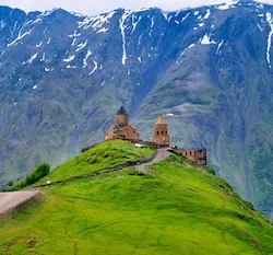 Chiesa della Trinità e Monte Kazbeghi in Georgia
