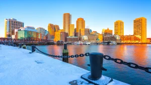 Skyline della città di Boston in inverno con la neve