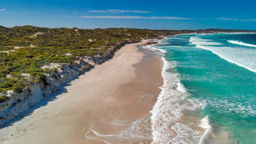 Kangaroo Island, Australia. Onde e costa di Pennington Bay | Australia on the road: the wild beauty of nature | Alidays Travel Experience