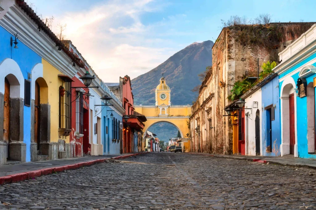 Arco di Santa Catalina, uno dei monumenti più importanti di Antigua Città del Guatemala | Guatemala Fly & Drive Alidays Travel Experience