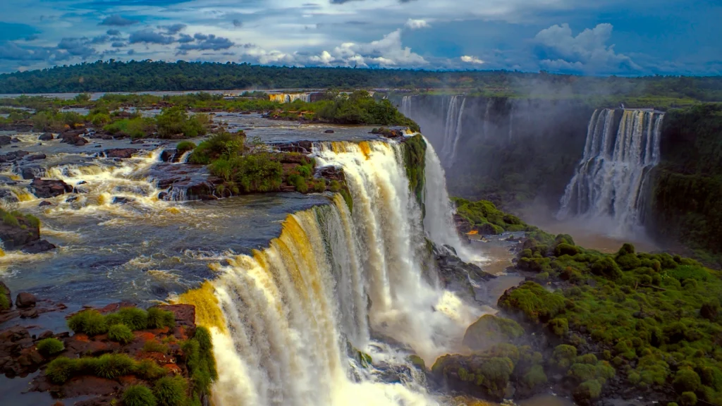 Vista aerea delle cascate di Iguazu in Argentina | Tour Patagonia 10 giorni | Esclusiva Alidays Travel Experience