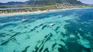 Vista aerea di Saint Martin Beach. Le migliori spiagge di St Martin nei Caraibi dal cielo