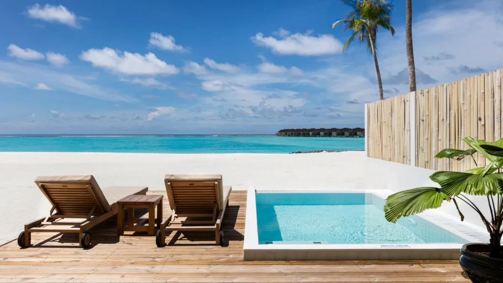 Olhuveli Beach Villa Pool resort Maldive