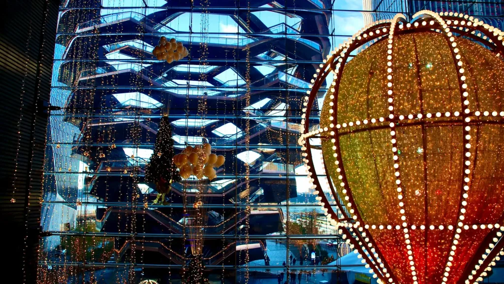 Pallone Hudson Yards New York City Christmas Winter Hot Air