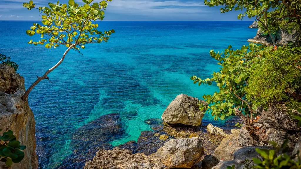 Spiaggia con mare cristallino a Negril Giamaica | Viaggio New York, Giamaica e Miami: tra skyline, mare e tramonti | New York, Giamaica e Miami: 15 giorni | Proposta Alidays