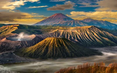 Alba sul vulcano Bromo, isola di Giava, Indonesia