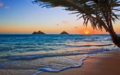 Pacific sunrise at Lanikai beach, Hawaii