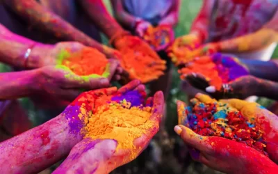 colored hands at the holi festival india