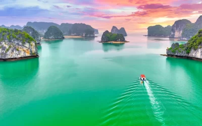Lan Ha bay Vietnam UNESCO World Heritage Site