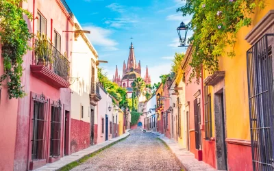 strade e facciate colorate di San Miguel de Allende a Guanajuato, Messico