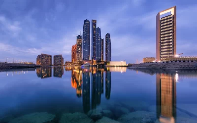 Skyline Abu Dhabi in notturna