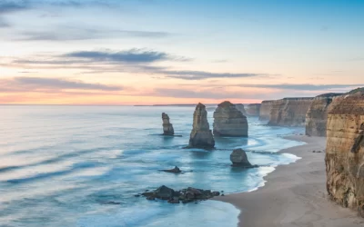 Splendida vista al tramonto dei Dodici Apostoli, Great Ocean Road - Victoria, Australia.